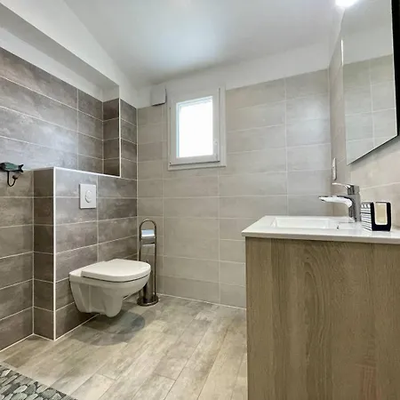 Maison 4 Pieces 6 Couchages Pierre D'oleron Spo000-012 *