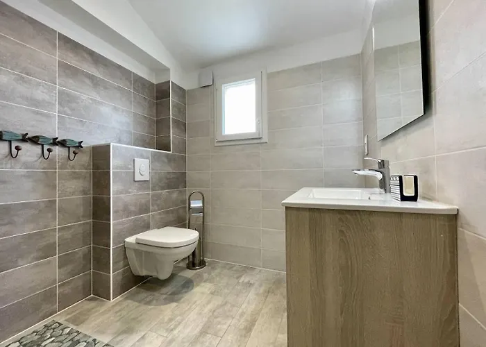 Maison 4 Pieces 6 Couchages Pierre D'oleron Spo000-012 *